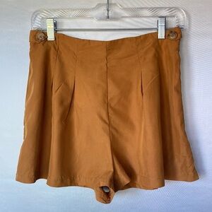 Urban Outfitters Mustard Utopia Pleated High Rise Side Zip Shorts Size 6